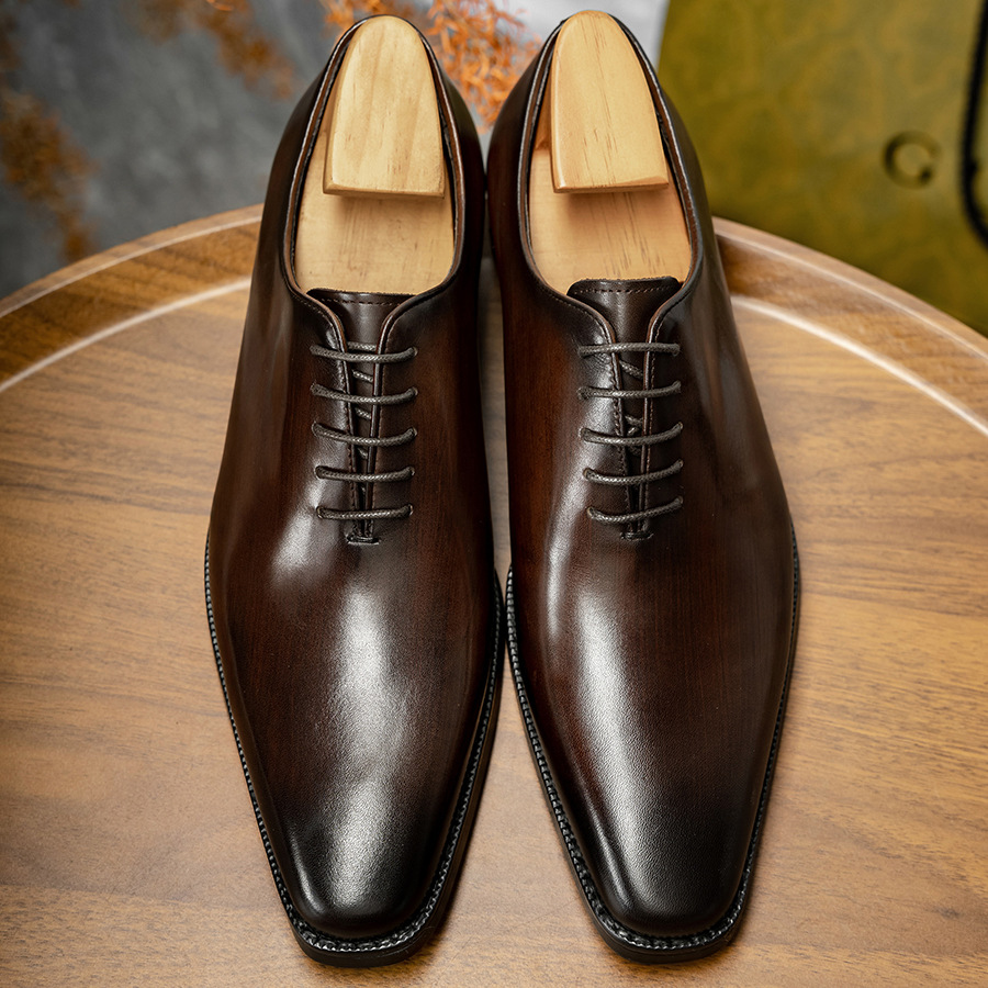 High-quality Men's Oxford, Hand Rubbed, British Style, for Grooms
