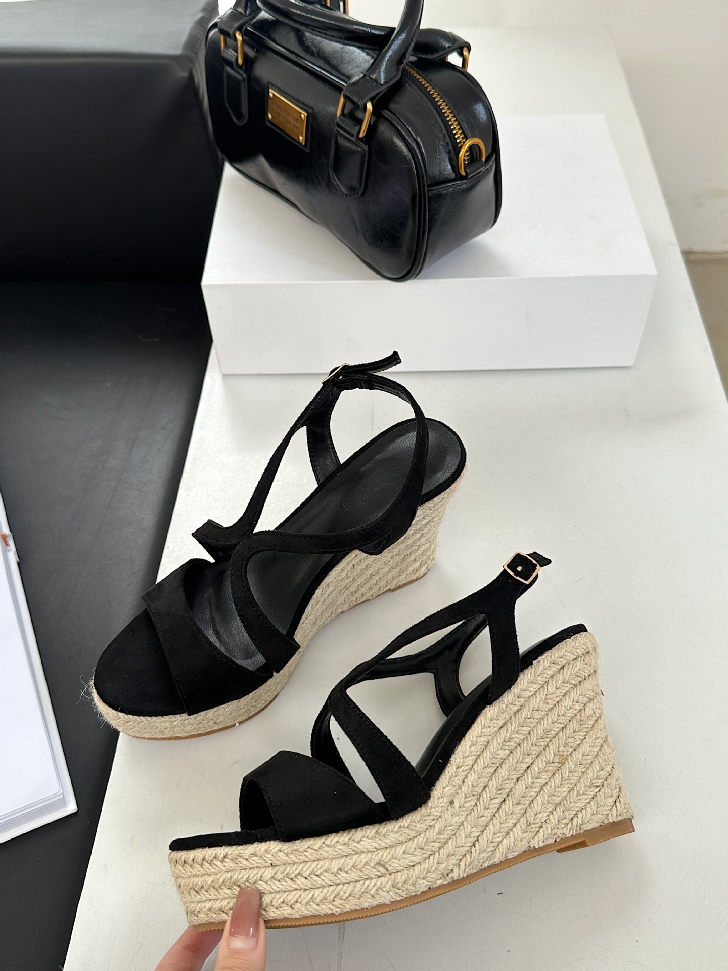 2025 New Braided Straw Wedge Thick Sole Sandals
