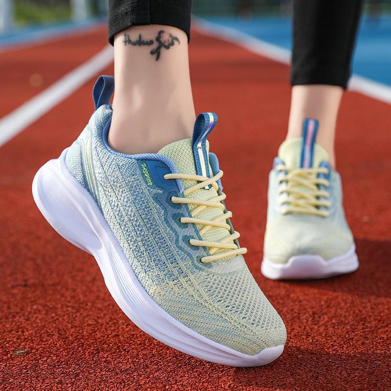 2025 Spring/Fall Lightweight Fly-knit Casual Shoes for Middle School Students