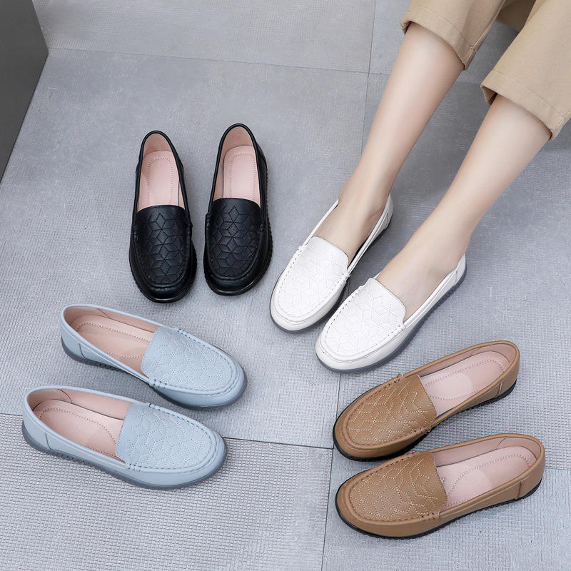2024 New Genuine Leather Soft-soled Slip-on Mom's Shoes