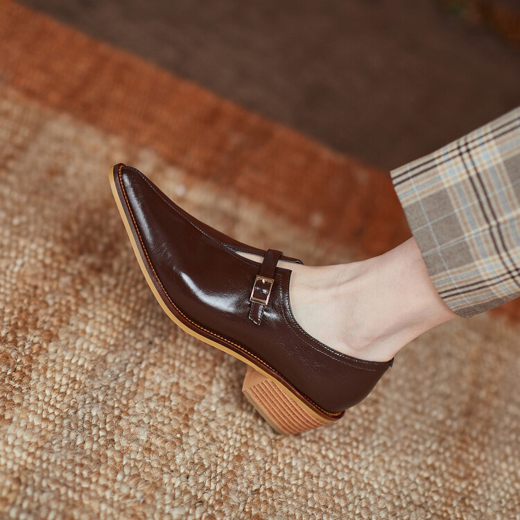 Elegant White Belt Buckle Ladies Pumps