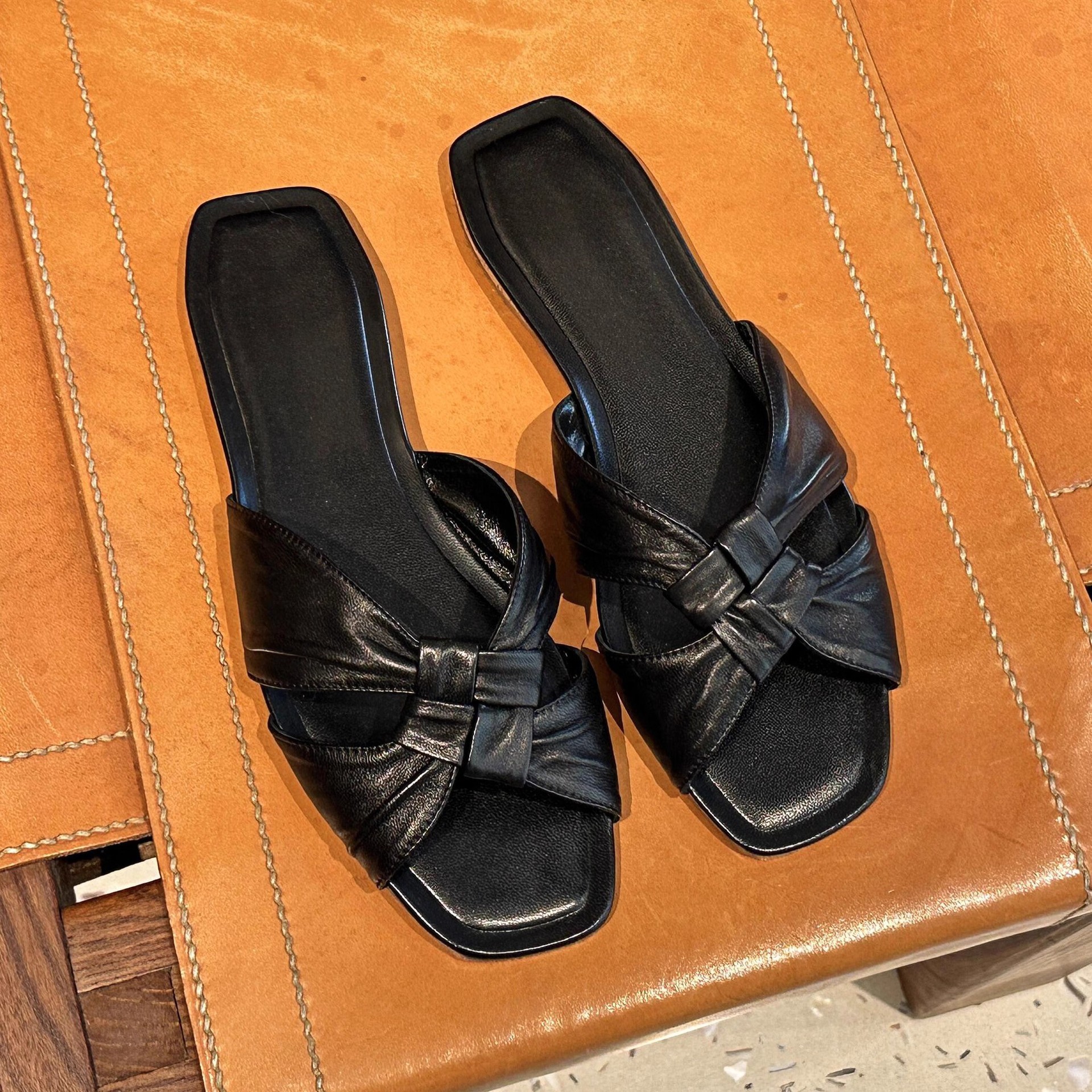 2023 Sheepskin Butterfly-Knotted Flat Slippers