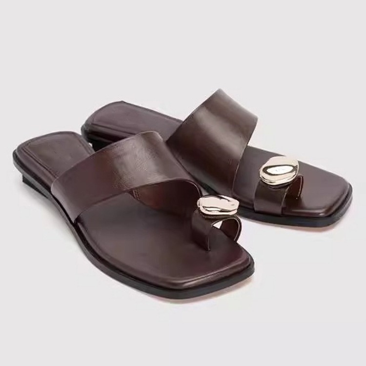 2024 French Low-Heeled Metal-Trimmed Beach Sandals