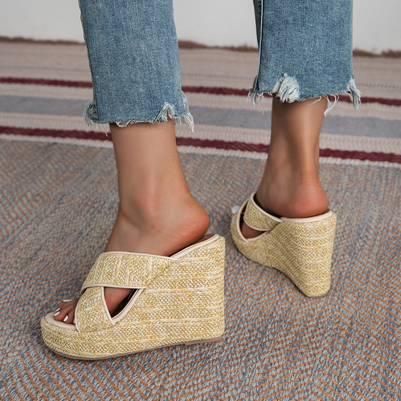 2025 Summer Plus Size Platform Straw Sandals